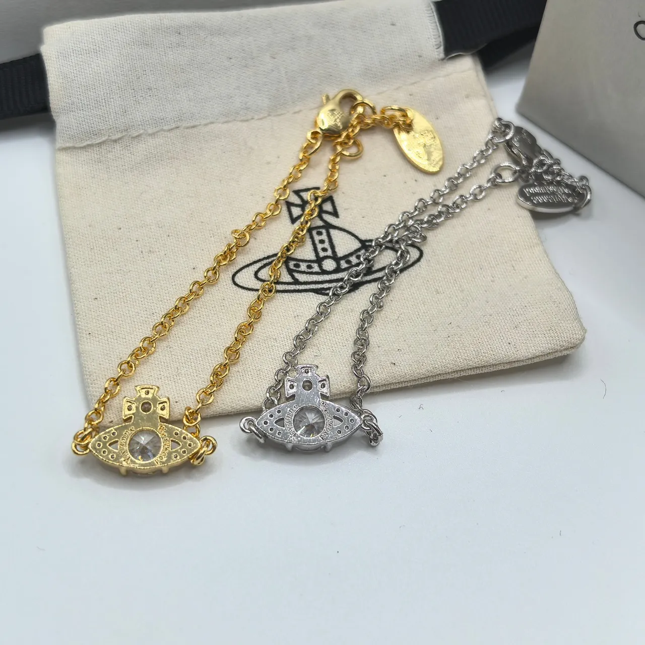 Vivienne Westwood Orbe et Croix Bracelets de Cristal 9