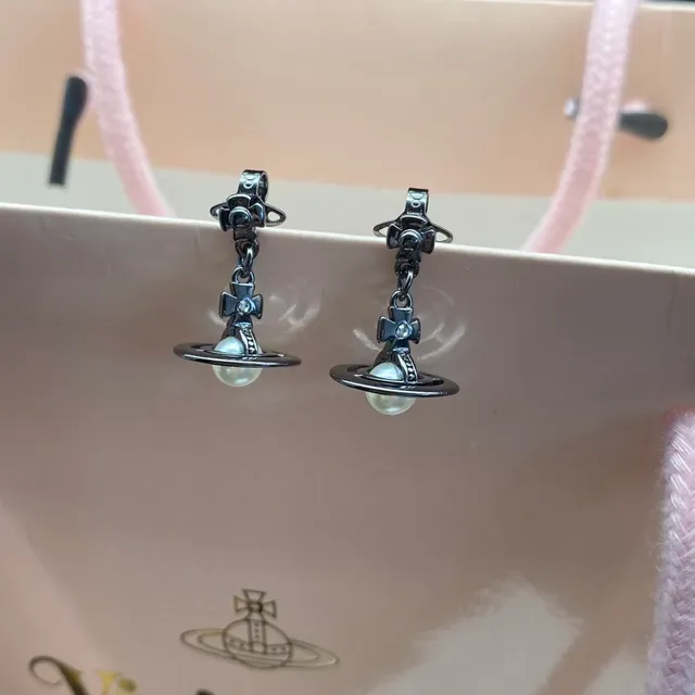 Vivienne Westwood Orb Pearl Black Gold Metallic Frame Central Cultured Earrings 5