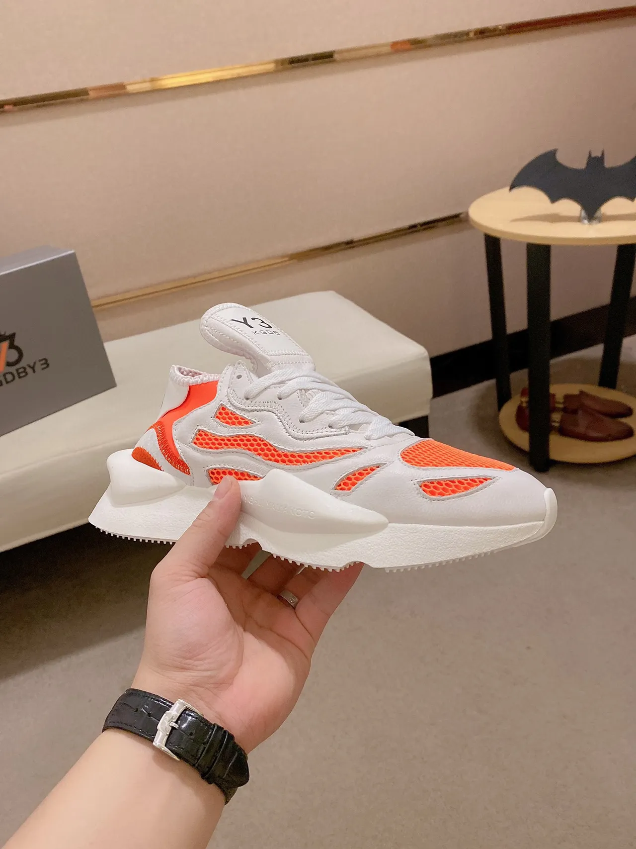 Yohji Yamamoto Branco e Laranja Sola Monolítica Esculpida Painéis Assimétricos de Malha Tênis Chunky 8