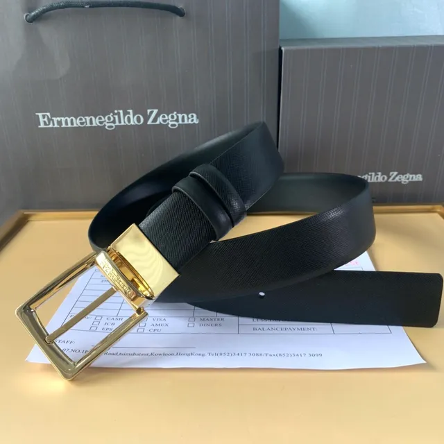 Ermenegildo Zegna Ceinture en cuir à sangle texturée noire et dorée, construction réversible 3