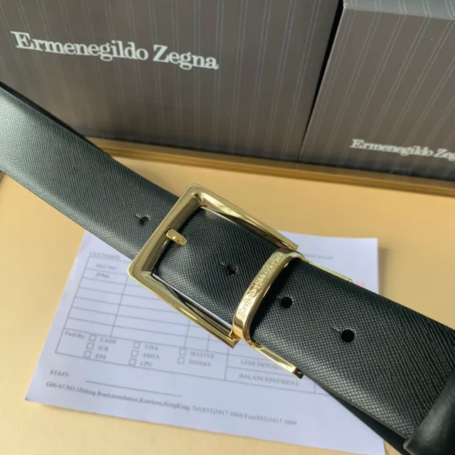 Ermenegildo Zegna Ceinture en cuir à sangle texturée noire et dorée, construction réversible 5