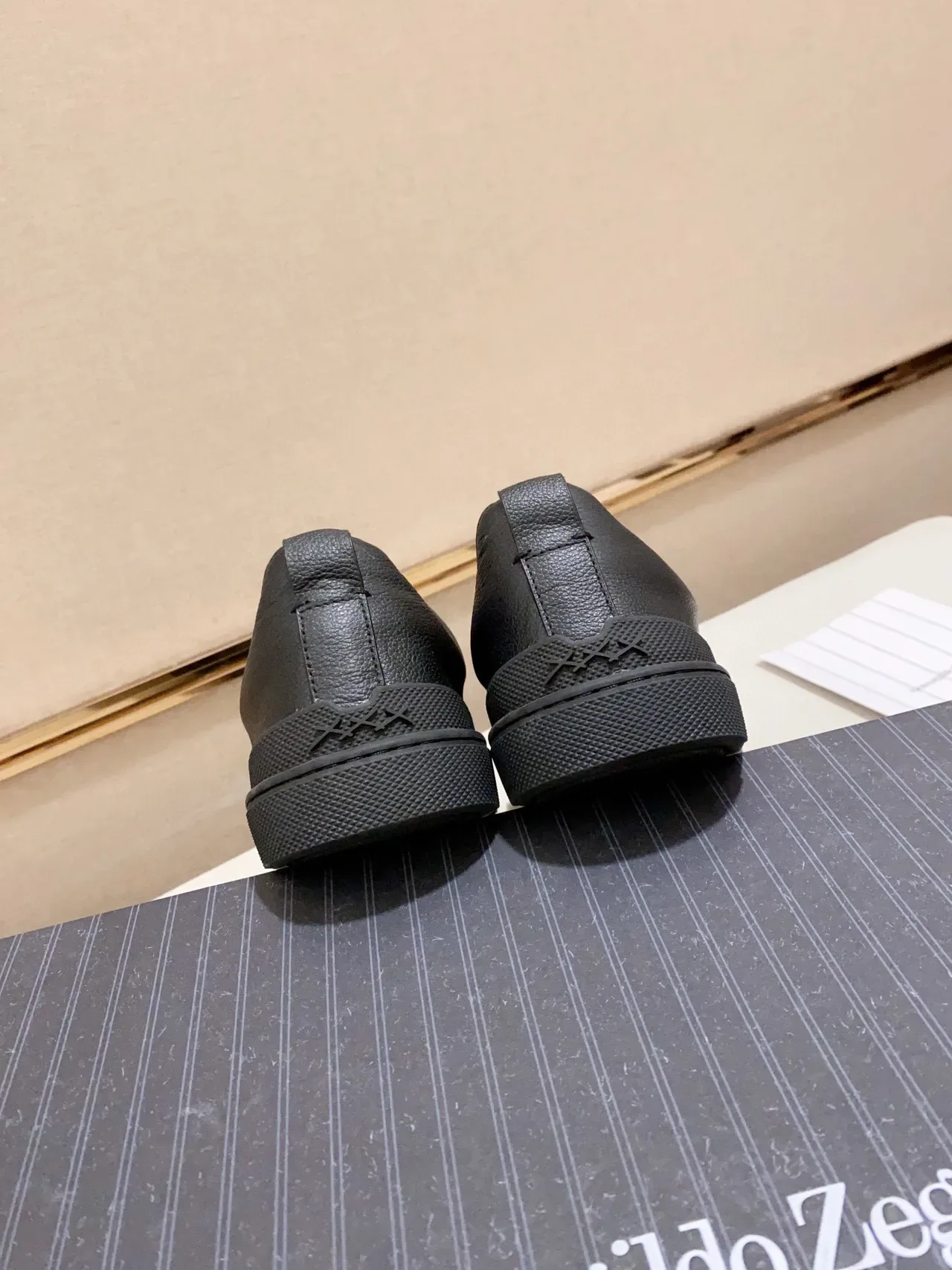 Zegna Preto Couro Pebbled Slip-On Lifestyle Sneaker 4