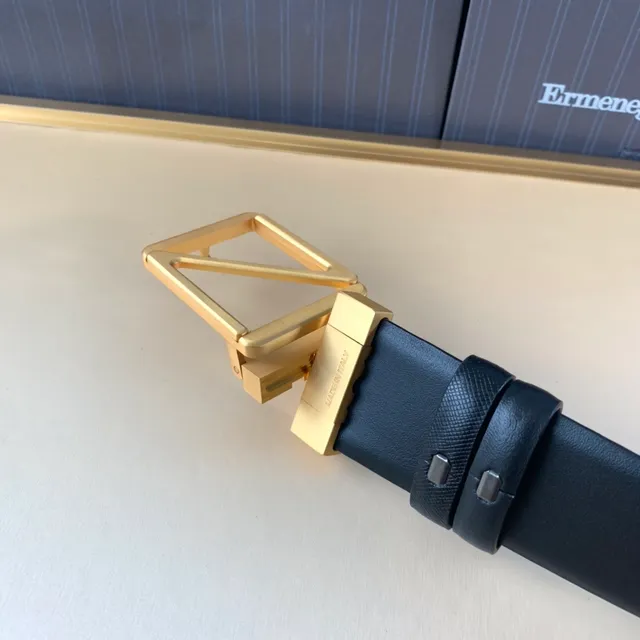 Zegna Ceinture en cuir noir avec boucle géométrique dorée 3