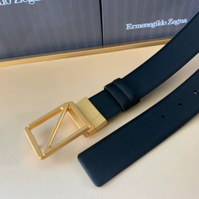 Zegna Ceinture en cuir noir avec boucle géométrique dorée 6