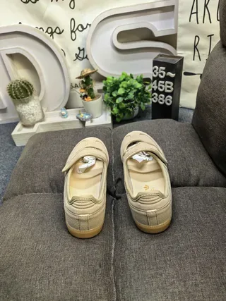 Adidas Sneakers Lifestyle Beige Marron Sans Lacet Sangle Velcro Panneau Latéral Trois Rayures 8