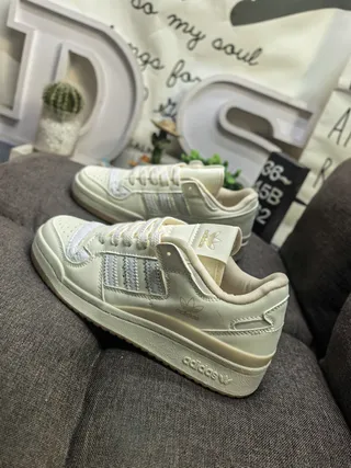 Adidas Beige Gray Low-Top Padded Collar Lifestyle Sneakers 7