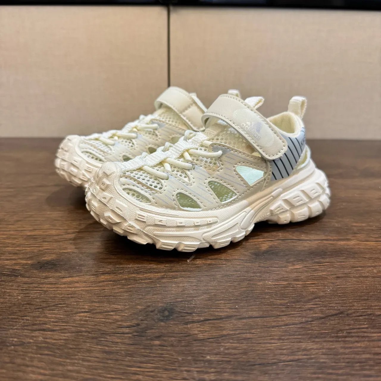 Adidas Beige Green Open-Mesh Upper Adjustable Velcro Strap Lifestyle Sneakers 20