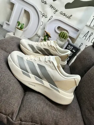 Adidas Beige Silver Mesh Upper Sculpted Foam Midsole Lifestyle Sneakers 7