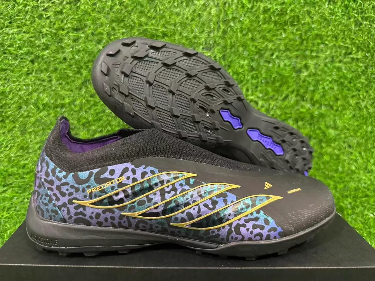 Adidas Tênis de Futebol Turf Preto Multicolor Impressão de Leopardo Upper Sintético Listras Metálicas Douradas 10