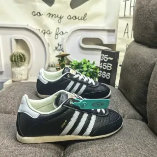 Adidas काला सफेद चमड़े की ऊपरी तीन पट्टी साइड पैनल लाइफस्टाइल स्नीकर्स
