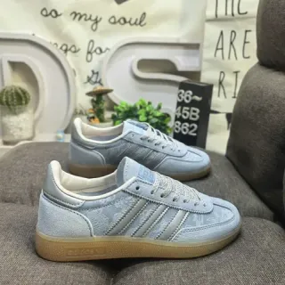 Adidas नीली ग्रे स्यूड ऊपरी तीन-धारी साइड पैनल लाइफस्टाइल स्नीकर