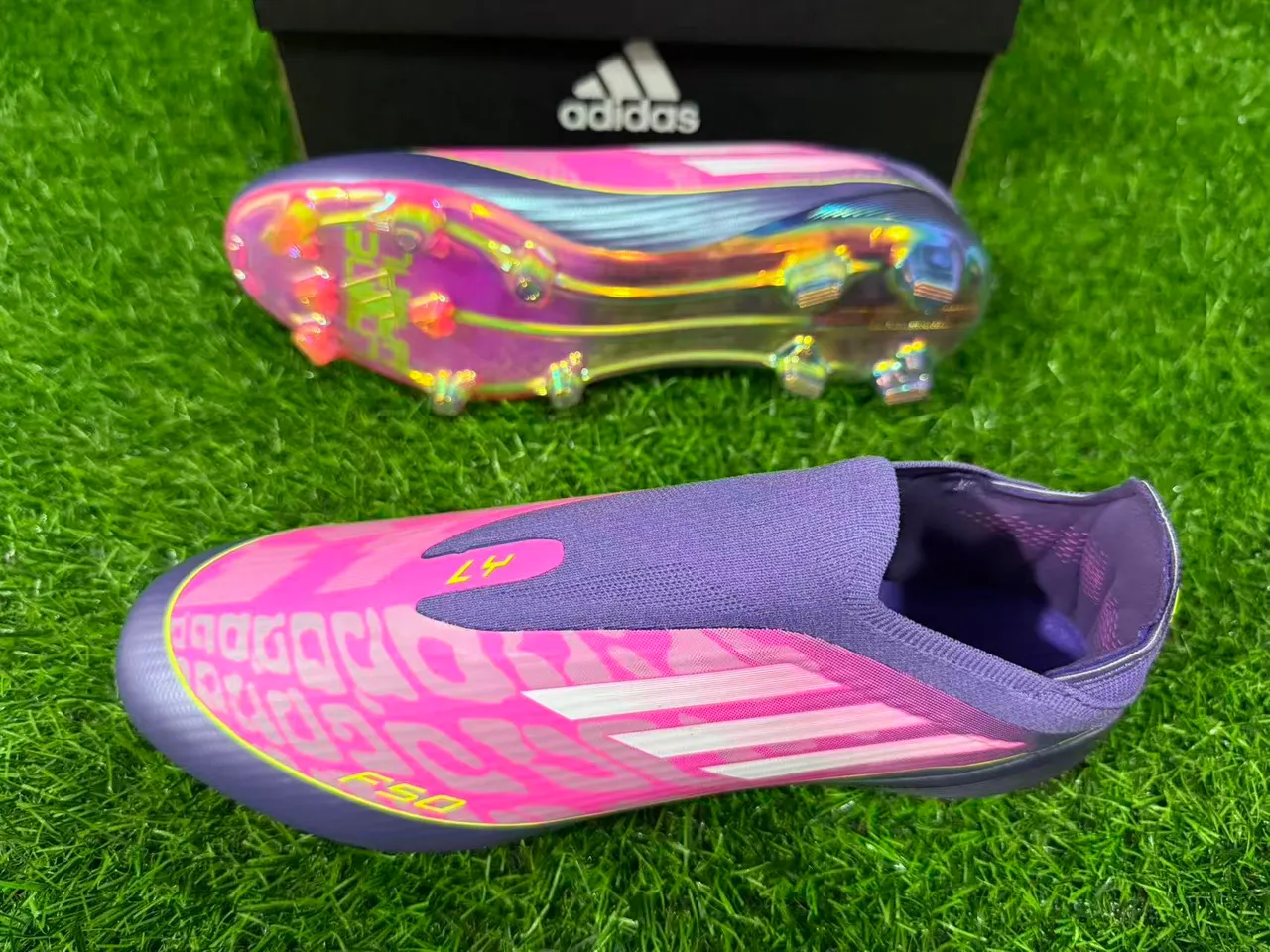 Adidas F50 বেগুনি গোলাপি নিওন ইরিডিসেন্ট Firm-Ground ফুটবল জুতা 2