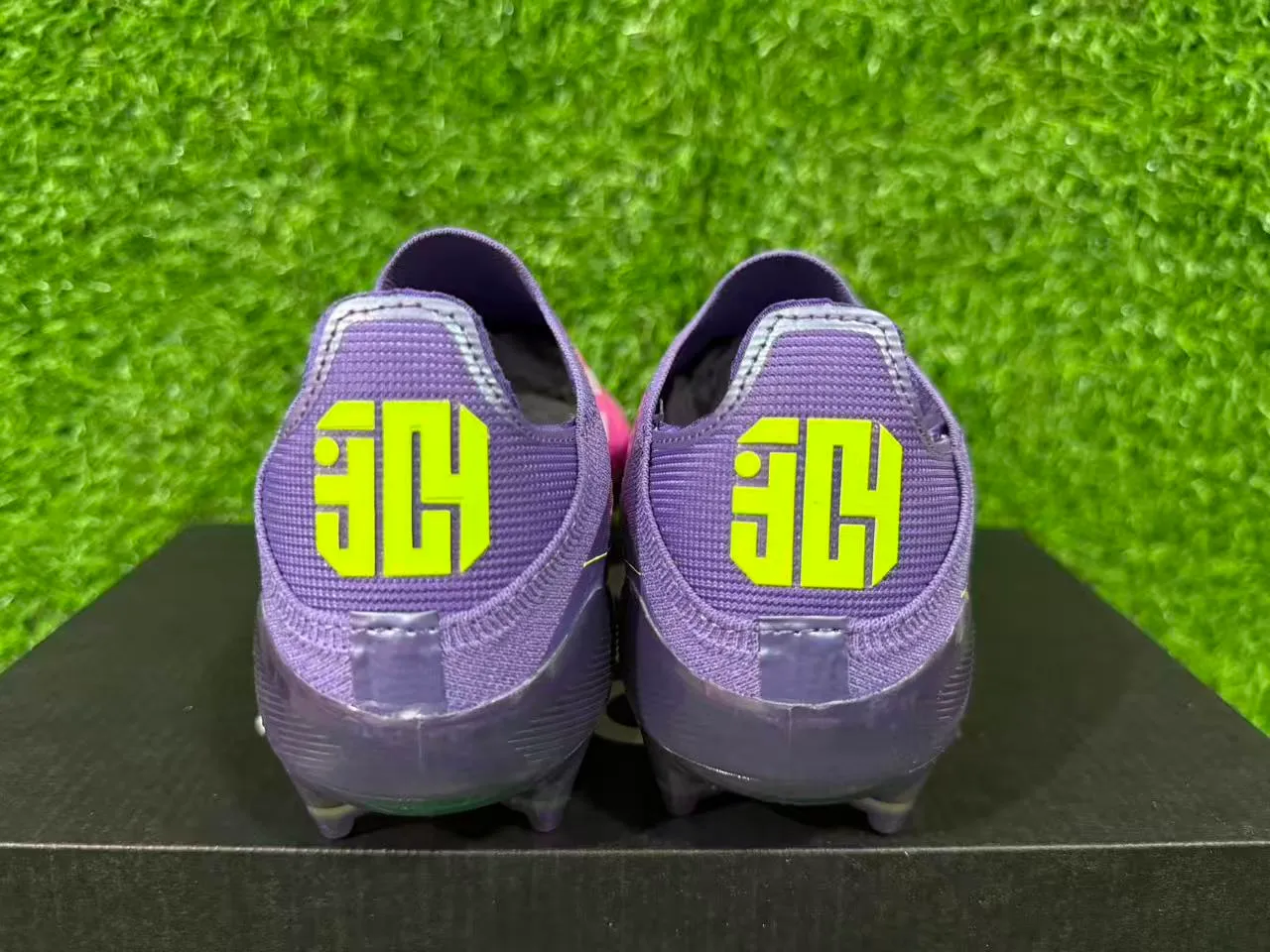 Adidas F50 বেগুনি গোলাপি নিওন ইরিডিসেন্ট Firm-Ground ফুটবল জুতা 4