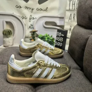 Adidas सोने का सफेद धातु ऊपरी तीन पट्टियाँ जीवनशैली स्नीकर्स