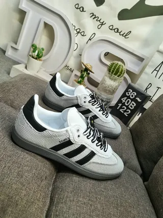 Adidas Gray Black Low-Top Textured Knit Upper Lifestyle Sneakers 9