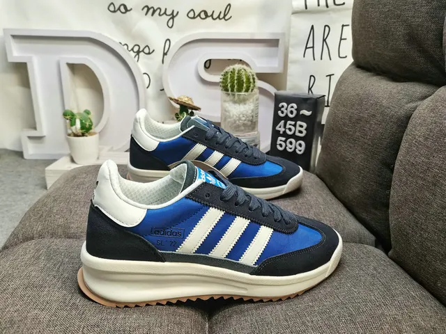 Adidas Gray White Retro Runner Silhouette Three-Stripe Side Panel Lifestyle Sneakers 20