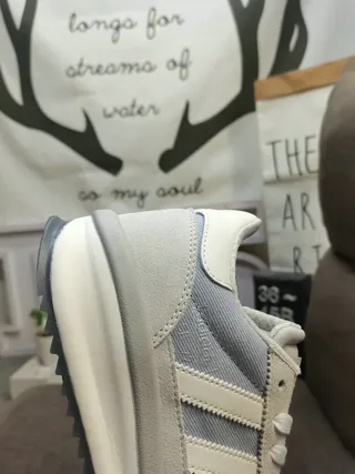 Adidas Gray White Retro Runner Silhouette Three-Stripe Side Panel Lifestyle Sneakers 22