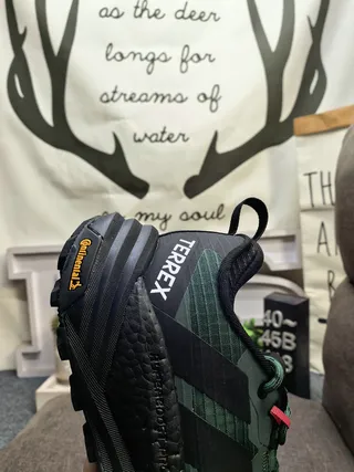 Adidas Vert Noir Silhouette GORE-TEX Imperméable Supérieur Chaussures de course 3
