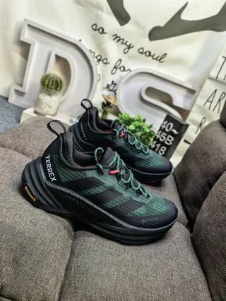 Adidas Vert Noir Silhouette GORE-TEX Imperméable Supérieur Chaussures de course 9
