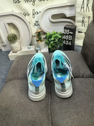 Adidas Chaussures de course vert bleu plaque de carbone silhouette de course gradient menthe à gris sur l'empeigne 8