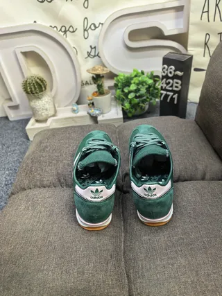 Adidas Green White Retro Runner Suede Upper Lifestyle Sneakers 8