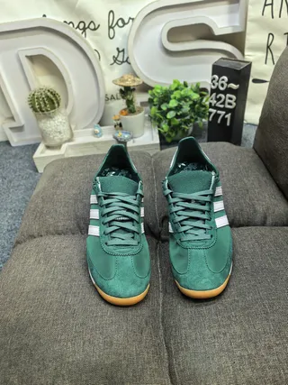 Adidas Green White Retro Runner Suede Upper Lifestyle Sneakers 10