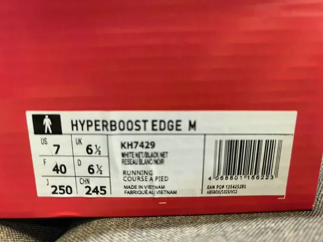 Adidas Hyperboost White Black Lifestyle Sneakers 2
