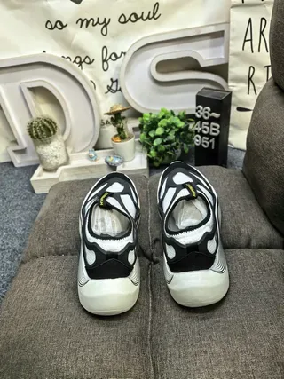 Adidas Hyperboost White Black Lifestyle Sneakers 8