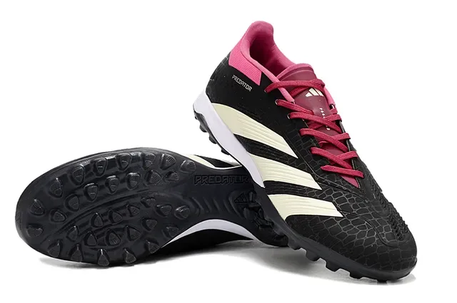 Adidas Predator Zapatos de fútbol negro y rosa con upper sintético texturizado y tacos cónicos para césped artificial 4