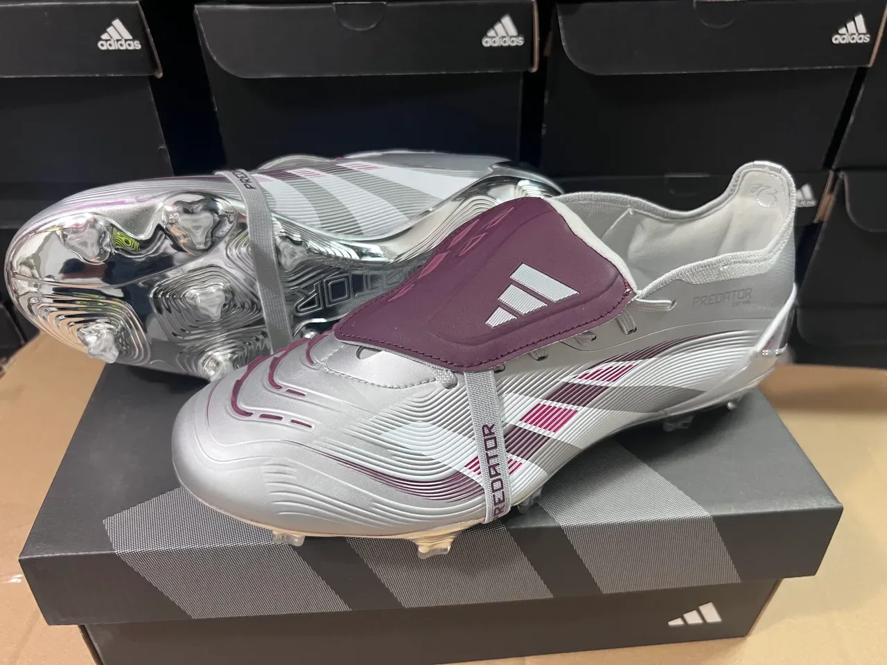 Adidas Predator Argent Violet Métallique Upper Synthétique Motif Ondulé Avant-Pied FG Chaussures de Football 2