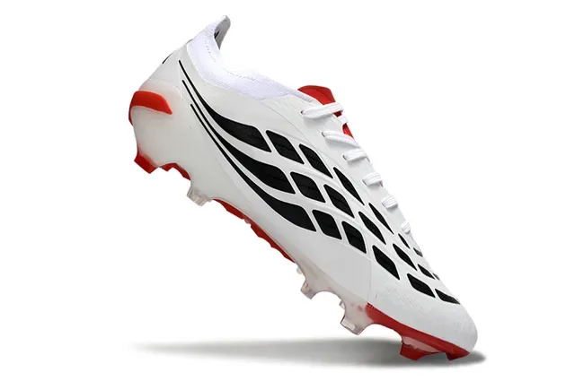 Adidas Predator blanc et rouge upper synthétique avec branding de trois rayures noires et semelle firm ground chaussures de football 2