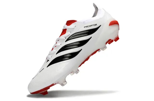 Adidas Predator blanc et rouge upper synthétique avec branding de trois rayures noires et semelle firm ground chaussures de football 3