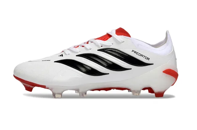 Adidas Predator blanc et rouge upper synthétique avec branding de trois rayures noires et semelle firm ground chaussures de football 7