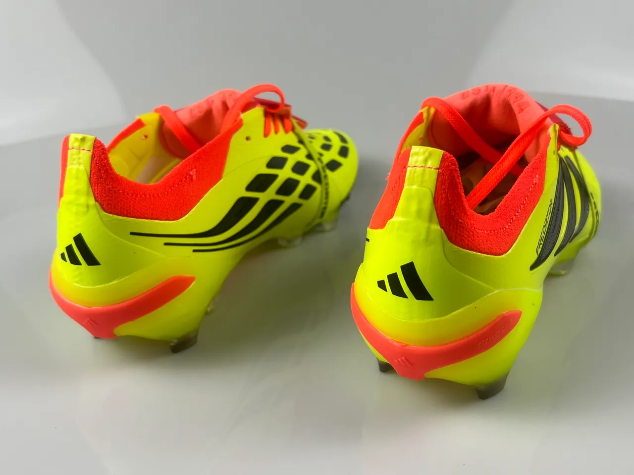 Adidas Predator Zapatos de Fútbol Amarillo Naranja Neón Detalle en la Parte Superior para Tierra Firme 9