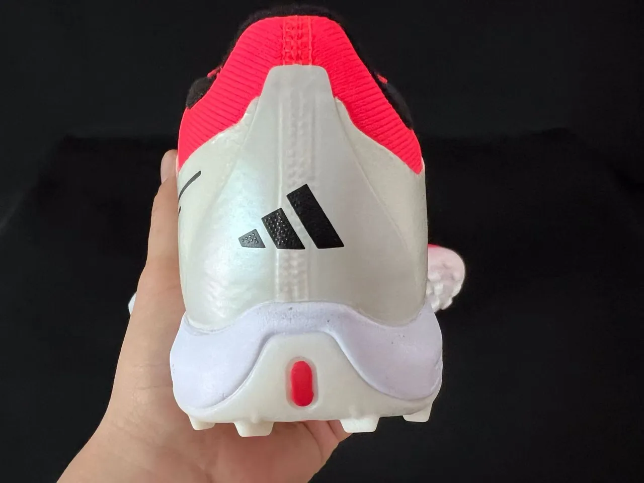 Adidas Vermelho Branco Low-Cut Sintético Superior Três Faixas Cage Overlay Turfe Sapatos de Futebol 3