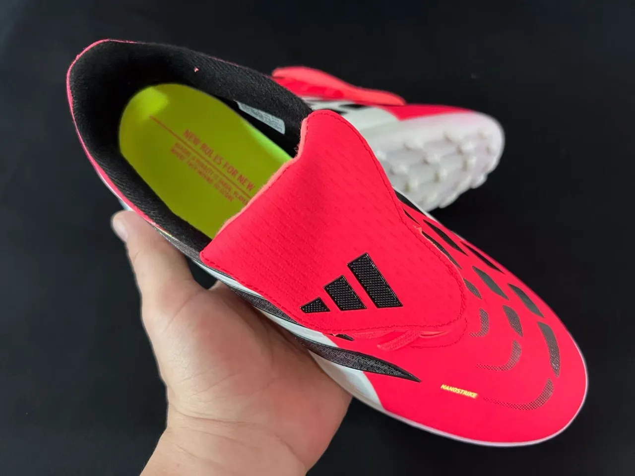 Adidas Vermelho Branco Low-Cut Sintético Superior Três Faixas Cage Overlay Turfe Sapatos de Futebol 5