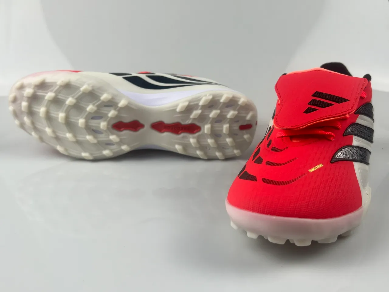 Adidas Vermelho Branco Low-Cut Sintético Superior Três Faixas Cage Overlay Turfe Sapatos de Futebol 12