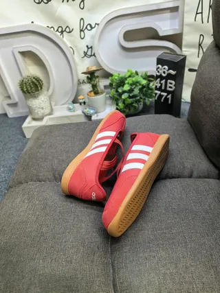 Adidas Red White Suede-Like Upper Three-Stripe Side Panel Mary Jane Shoes 6