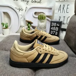 Adidas Samba बेज और ब्लैक लाइफस्टाइल स्नीकर