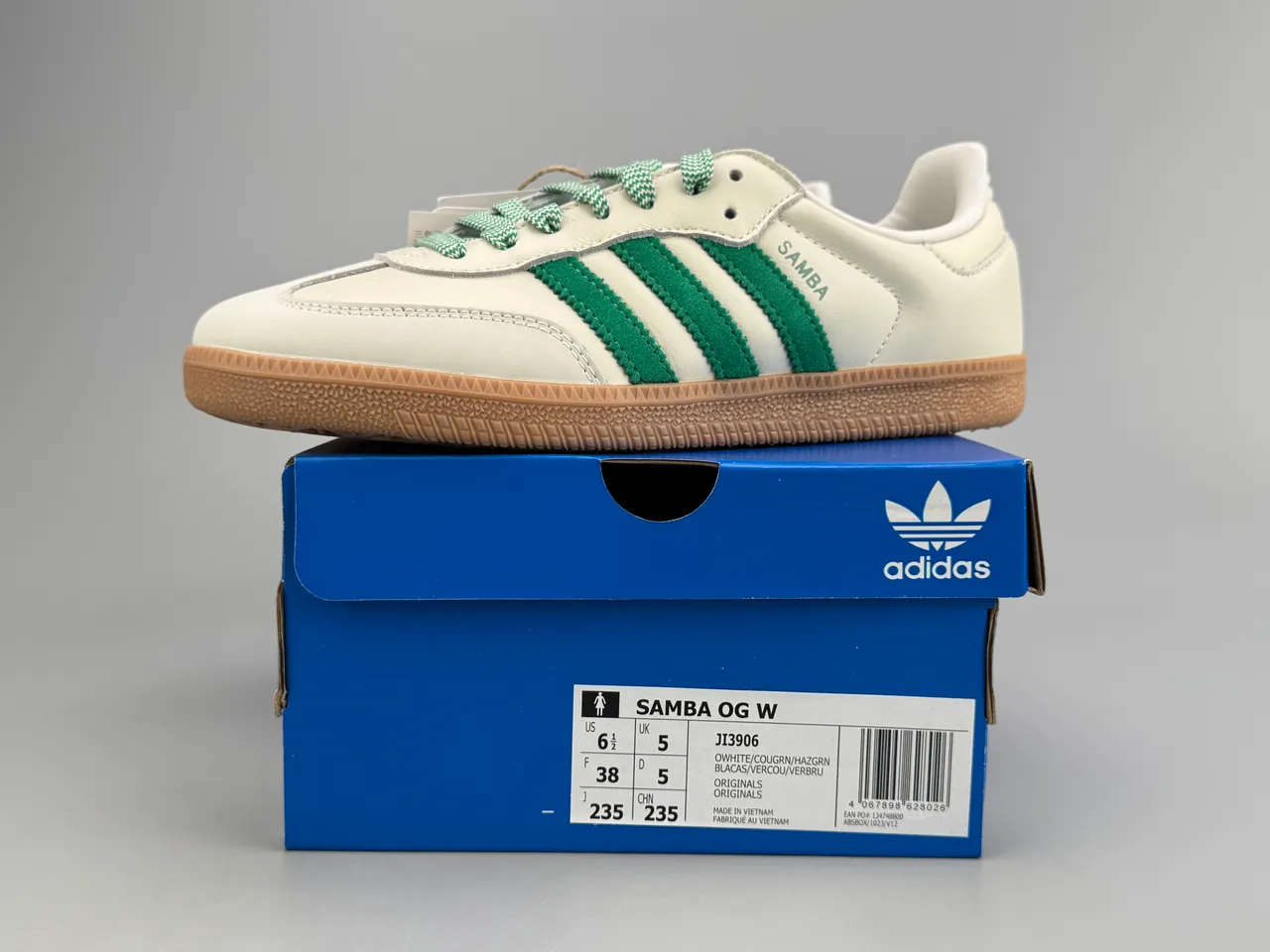 Adidas Samba Off-White 和绿色生活方式运动鞋 2