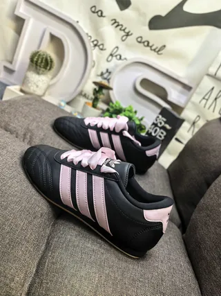 Adidas Samba OG Black and Pink Lifestyle Sneakers 7