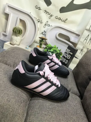 Adidas Samba OG Black and Pink Lifestyle Sneakers 9