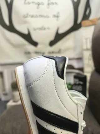 Adidas Samba OG White Black Lifestyle Sneakers 3