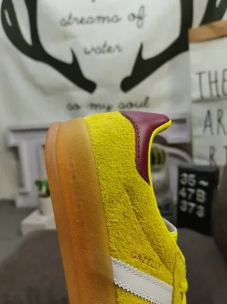 Adidas Samba OG Tênis Lifestyle em Camurça Amarelo Marrom 3