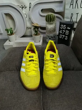 Adidas Samba OG Tênis Lifestyle em Camurça Amarelo Marrom 10