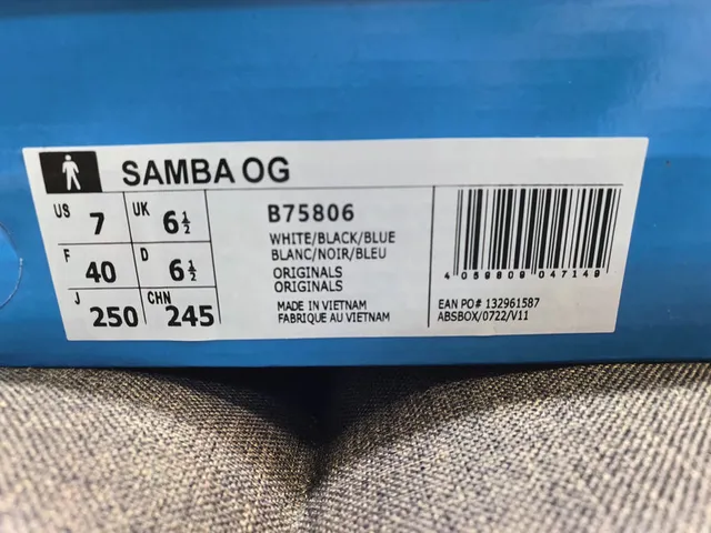Adidas Samba White and Black Lifestyle Sneakers 22