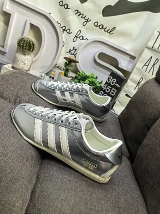 Adidas Silver Beige Metallic Leather Upper Cream Three-Stripe Detailing Lifestyle Sneakers 7