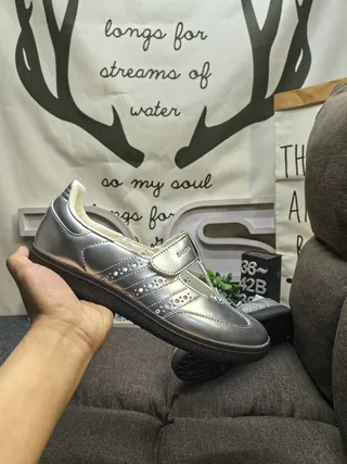Adidas Chaussures Mary Jane en Cuir Métallique Noir Argenté à Bride T 5
