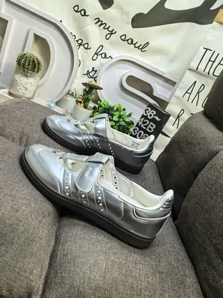 Adidas Chaussures Mary Jane en Cuir Métallique Noir Argenté à Bride T 7
