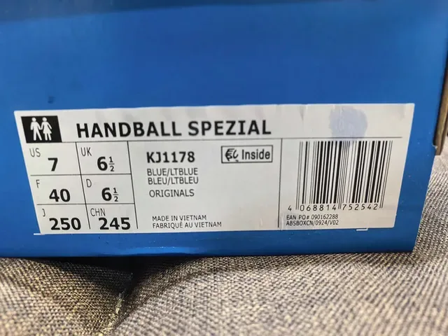 Adidas Spezial White and Turquoise Lifestyle Sneakers 2
